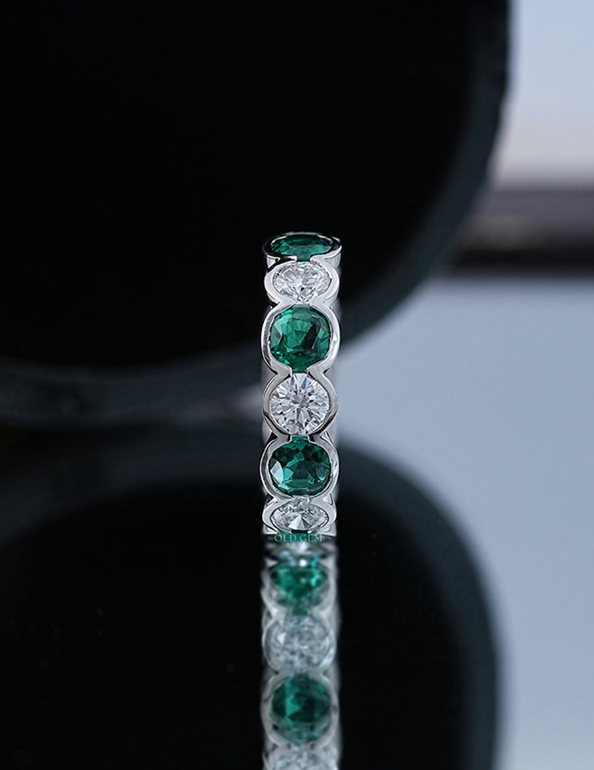 Emerald Gemstone Band