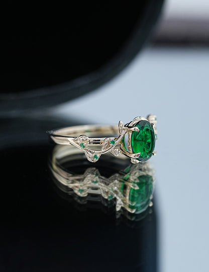 Vintage Leaf Art Deco Green Oval Gemstone Accent Ring Engagement Ring