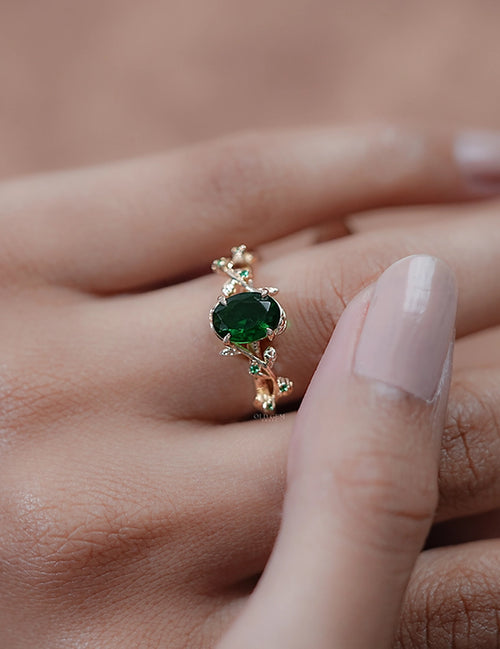 Vintage Leaf Art Deco Green Oval Gemstone Accent Ring