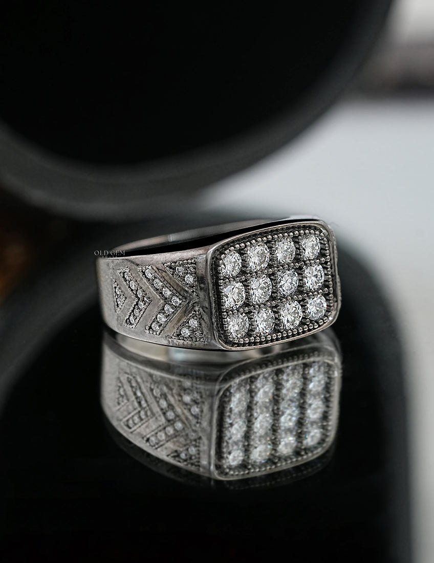 Milgrain Set Round Diamond Men's Wedding Ring