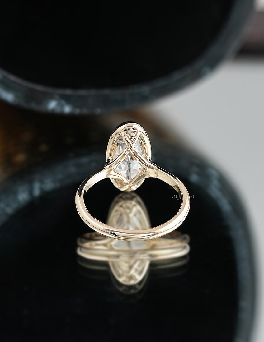 Old Mine Moval Milgrain Set Ring